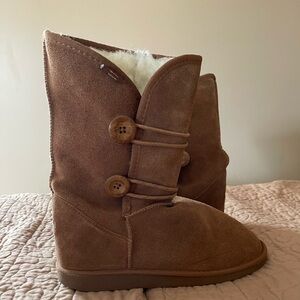 Brand new never worn women’s size 10 winter emu boots.